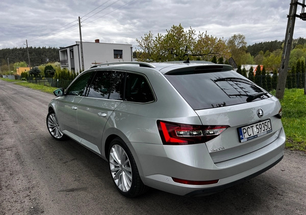 Skoda Superb cena 75000 przebieg: 80000, rok produkcji 2017 z Krośniewice małe 232